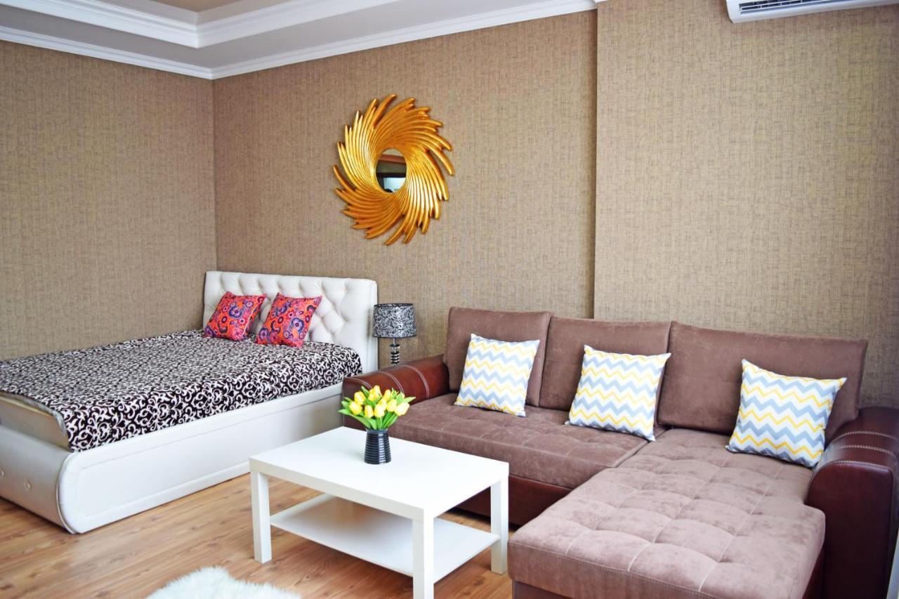 Sunny Apartment With Mountain View ビシュケク エクステリア 写真